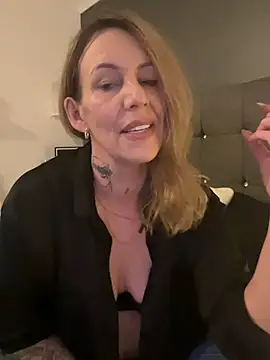 blondebitch2 online show from 9, 2, 2025