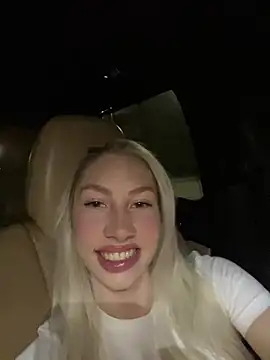 LuisaBecker online show from 15, 3, 2025