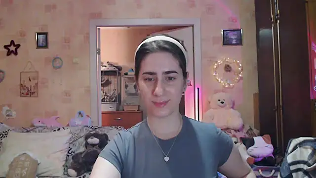 Snapshot of INELIKA chatting on 10, 9, 2025 INELIKA online show from 10, 9, 2025