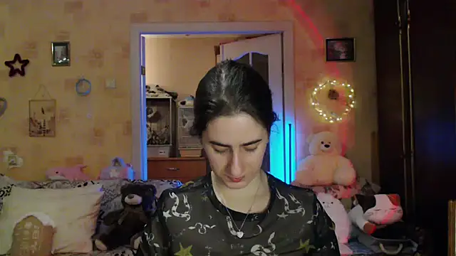 Snapshot of INELIKA chatting on 12, 9, 2025 INELIKA online show from 12, 9, 2025