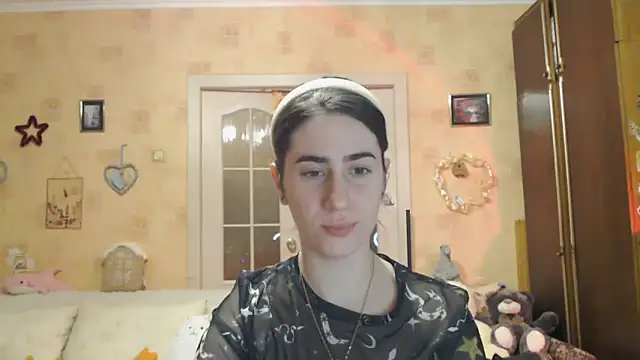 Snapshot of INELIKA chatting on 18, 10, 2025 INELIKA online show from 18, 10, 2025