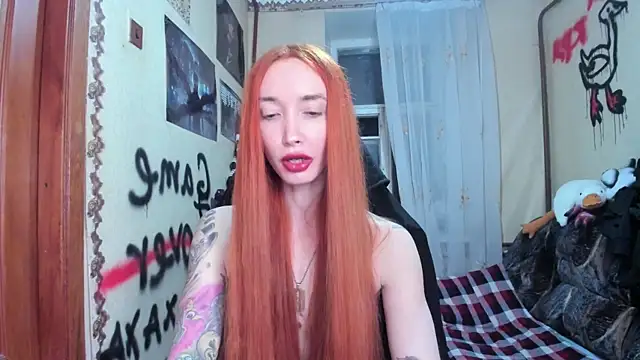 Roxy Silver online show from 8, 3, 2025