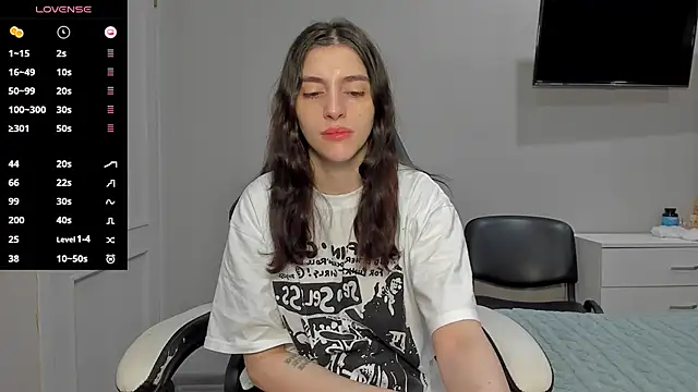 Snapshot of broosnica1 chatting on 28, 11, 2025 broosnica1 online show from 28, 11, 2025