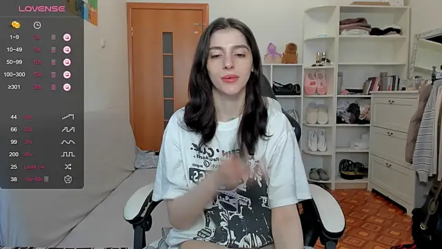 Snapshot of broosnica1 chatting on 17, 4, 2026 broosnica1 online show from 17, 4, 2026
