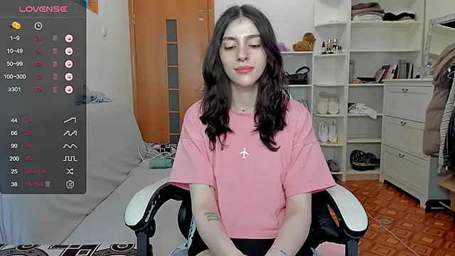 Snapshot of broosnica1 chatting on 30, 4, 2026 broosnica1 online show from 30, 4, 2026