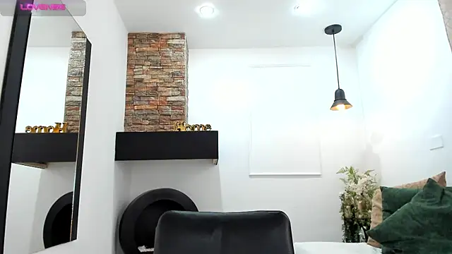  AlejaCruz  online show from 21, 9, 2025