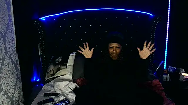 Snapshot of msyvette1970@xh chatting on 2, 2, 2025 msyvette1970xh online show from 2, 2, 2025