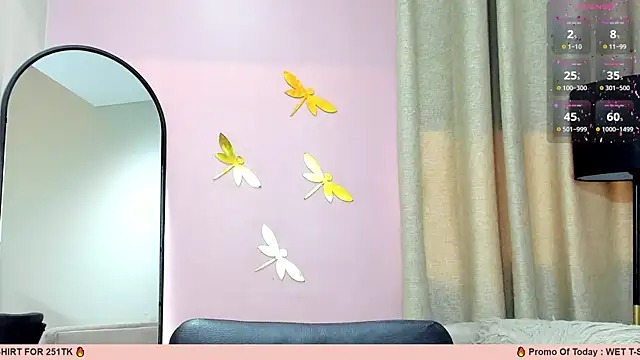 Snapshot of _LaraMom_ chatting on 15, 3, 2025  LaraMom  online show from 15, 3, 2025