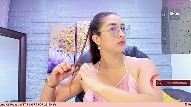 Snapshot of _LaraMom_ chatting on 17, 3, 2025  LaraMom  online show from 17, 3, 2025
