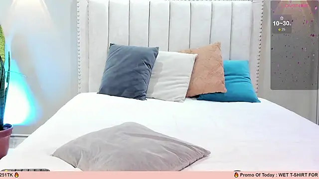 Snapshot of _LaraMom_ chatting on 20, 3, 2025  LaraMom  online show from 20, 3, 2025