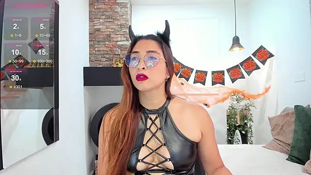  LaraMom  online show from 31, 10, 2025