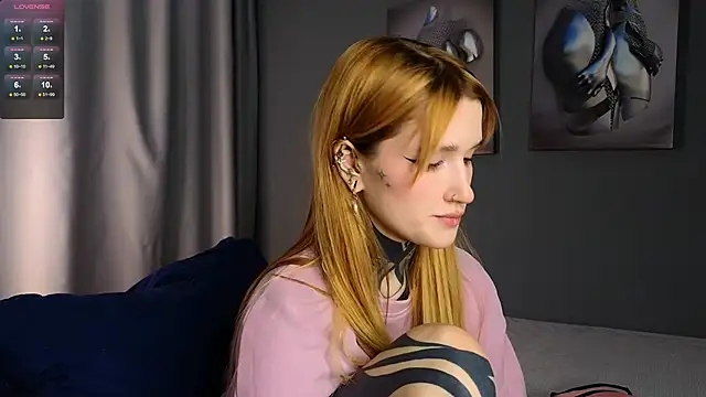 Snapshot of SophieInkk chatting on 13, 2, 2025 SophieInkk online show from 13, 2, 2025