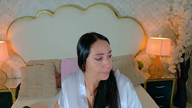 MayraVegas online show from 25, 7, 2026