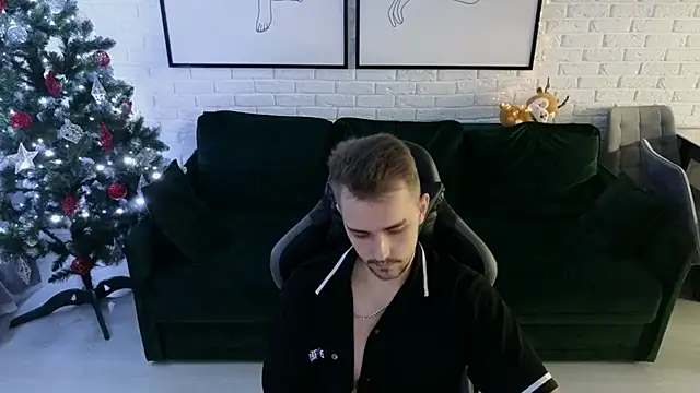 Larstar01 online show from 5, 12, 2024