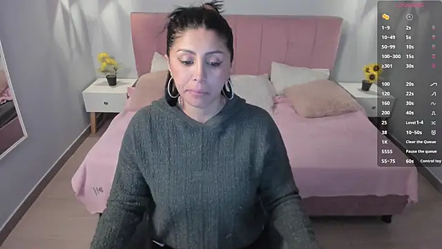 tiffani  love online show from 13, 3, 2025