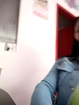 tiffani  love online show from 22, 11, 2025