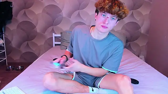 Snapshot of Ian_Flor chatting on 17, 12, 2025 Ian Flor online show from 17, 12, 2025