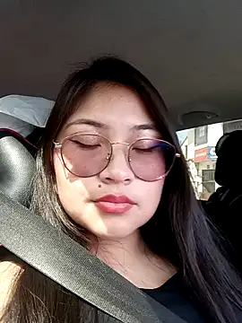 Caroll Luna online show from 4, 12, 2024