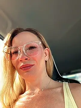 LavenderHot online show from 28, 6, 2026