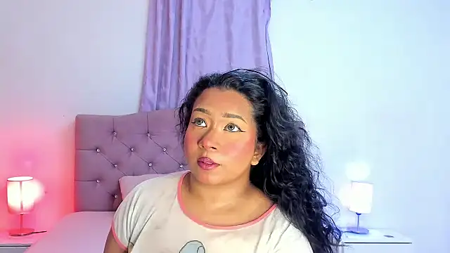 Snapshot of Latinabombsheell chatting on 24, 9, 2025 Latinabombsheell online show from 24, 9, 2025