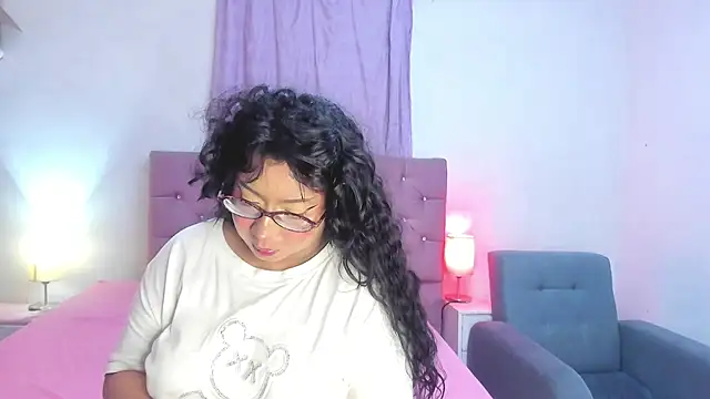 Latinabombsheell online show from 12, 6, 2026