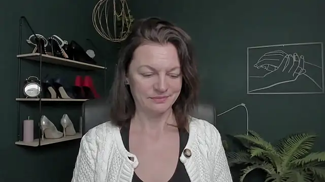 VivianWILD online show from 10, 11, 2025