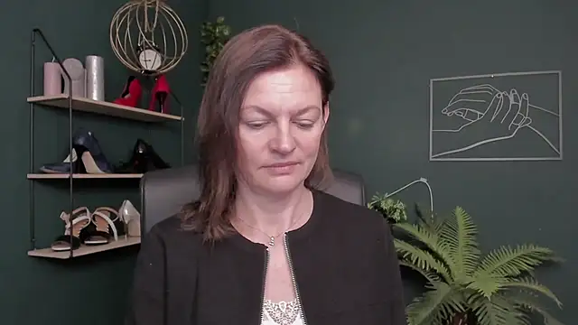 VivianWILD online show from 12, 11, 2025