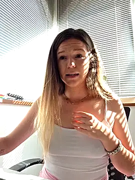 lucie mehott online show from 30, 4, 2026