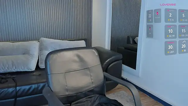 saracorraless online show from 11, 12, 2024