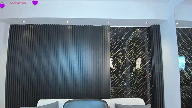 saracorraless online show from 20, 12, 2024