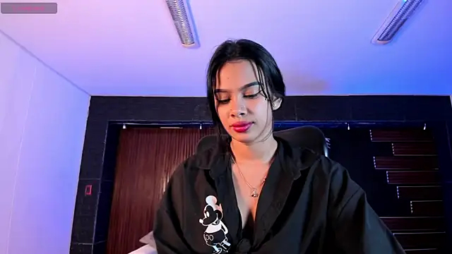 saracorraless online show from 3, 3, 2025