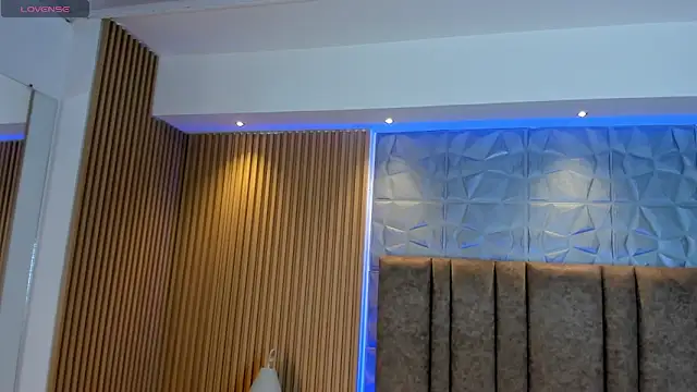 saracorraless online show from 25, 9, 2025