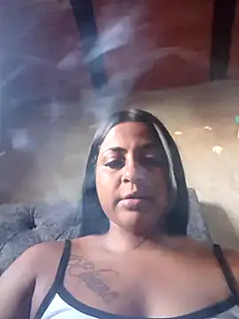 Giselabrunette25 online show from 3, 5, 2026