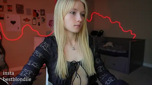 Snapshot of bestblonde chatting on 25, 1, 2025 bestblonde online show from 25, 1, 2025