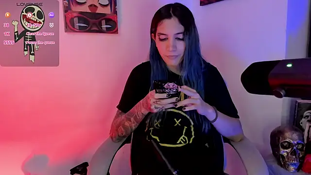 sofi pretty uwu- online show from 28, 4, 2026
