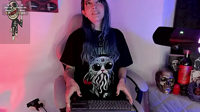 sofi pretty uwu- online show from 9, 5, 2026