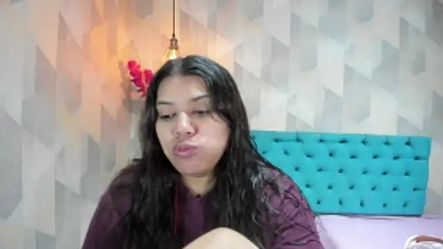 Snapshot of LindaBreeS chatting on 4, 6, 2026 LindaBreeS online show from 4, 6, 2026