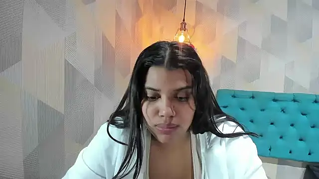 Snapshot of LindaBreeS chatting on 7, 6, 2026 LindaBreeS online show from 7, 6, 2026