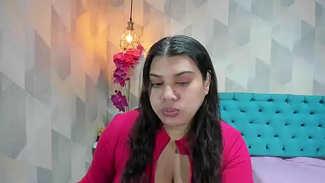 Snapshot of LindaBreeS chatting on 9, 6, 2026 LindaBreeS online show from 9, 6, 2026