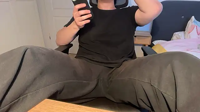 jungcock3210 online show from 18, 3, 2026