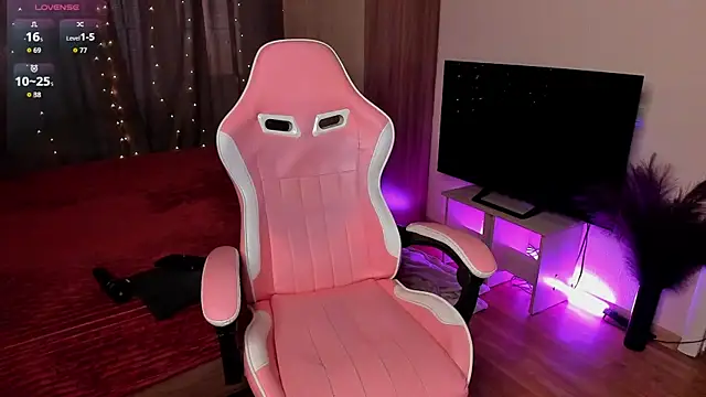 Snapshot of Jane_Paws chatting on 21, 10, 2025 Jane Paws online show from 21, 10, 2025