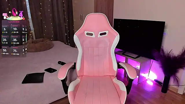 Snapshot of Jane_Paws chatting on 5, 12, 2025 Jane Paws online show from 5, 12, 2025