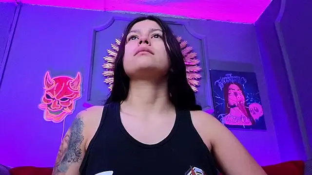 Julieta Russell online show from 12, 12, 2024