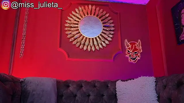 Julieta Russell online show from 24, 6, 2026