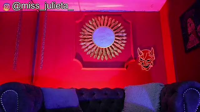 Julieta Russell online show from 9, 7, 2026