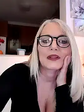 kikkastar online show from 10, 12, 2024