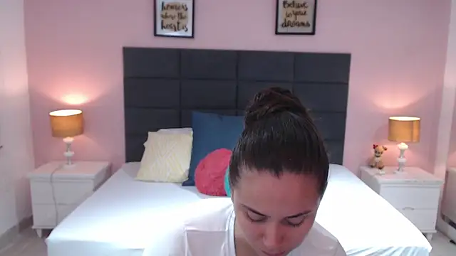 Snapshot of MadisonJenner chatting on 9, 2, 2025 MadisonJenner online show from 9, 2, 2025