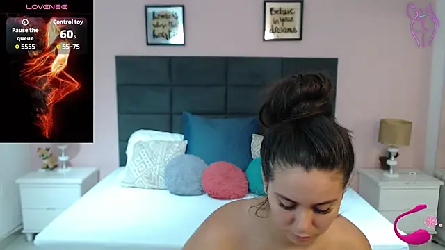 Snapshot of MadisonJenner chatting on 21, 9, 2025 MadisonJenner online show from 21, 9, 2025