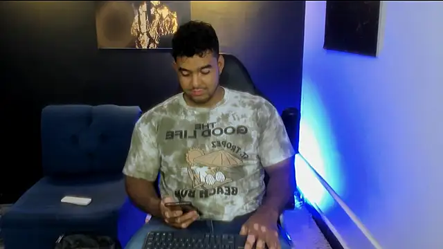 Snapshot of Big_furry_bear13 chatting on 5, 11, 2025 Big furry bear13 online show from 5, 11, 2025