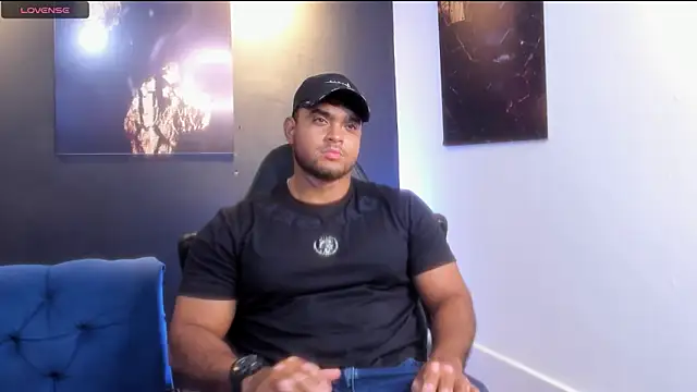 Snapshot of Big_furry_bear13 chatting on 11, 11, 2025 Big furry bear13 online show from 11, 11, 2025